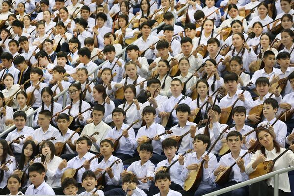 Полмиллиона детей одновременно исполнили кюй в разных регионах Казахстана - Sputnik Казахстан