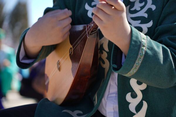 Полмиллиона детей одновременно исполнили кюй в разных регионах Казахстана - Sputnik Казахстан