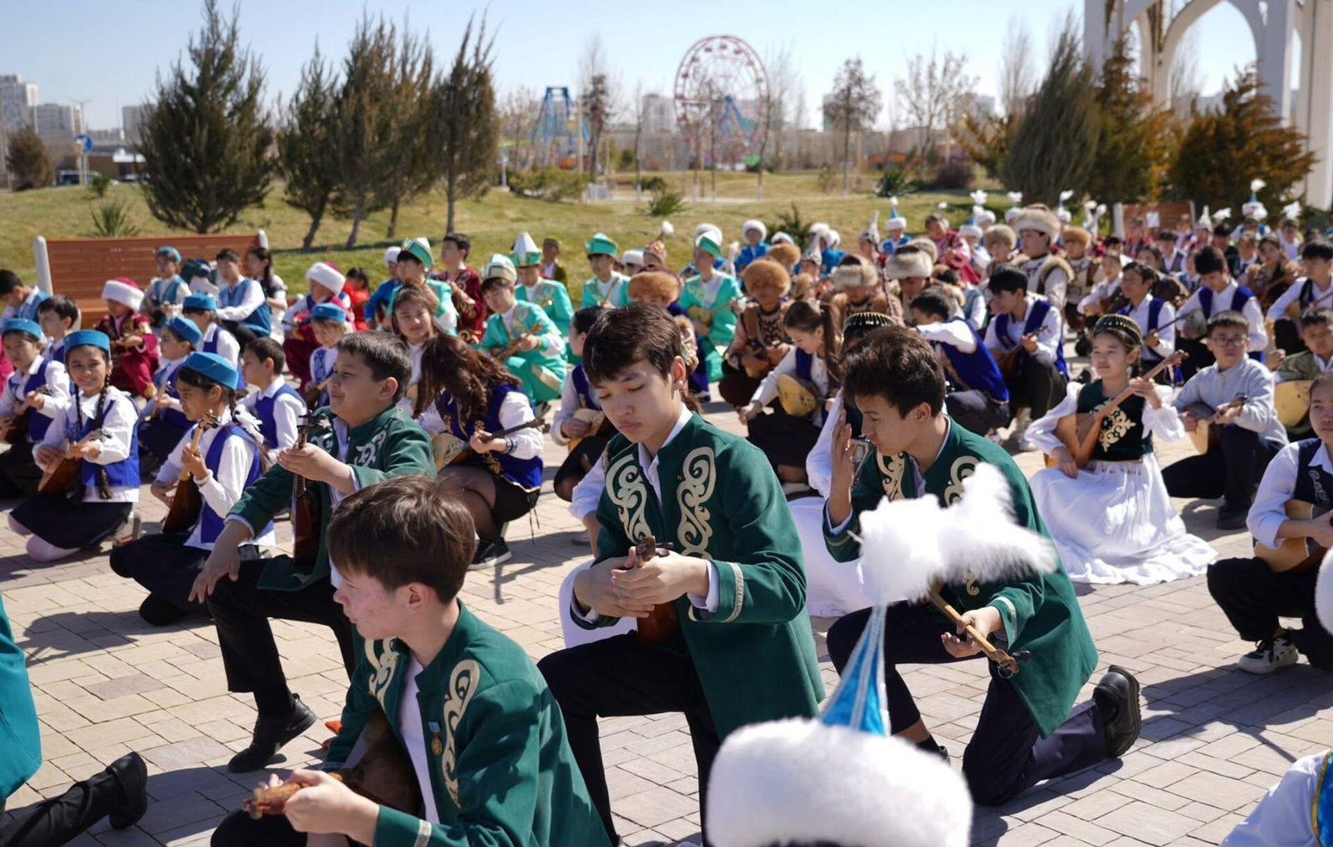 Полмиллиона детей одновременно исполнили кюй в разных регионах Казахстана - Sputnik Казахстан, 1920, 21.03.2026