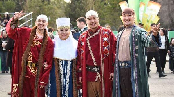 Наурыз празднуют в Алматы - Sputnik Казахстан
