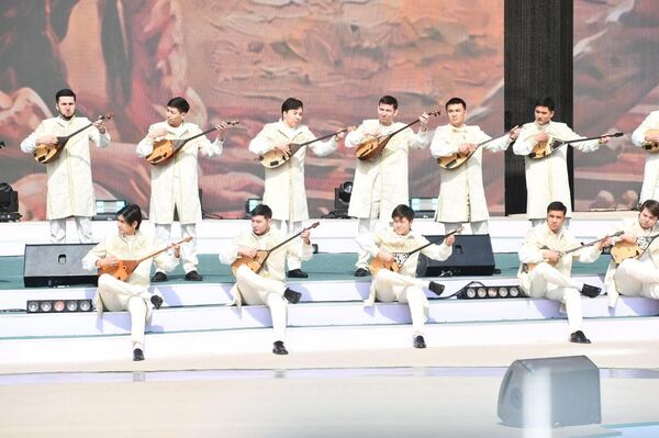 Наурыз празднуют в Алматы - Sputnik Казахстан