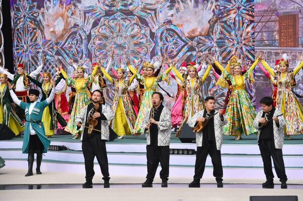 Наурыз празднуют в Алматы - Sputnik Казахстан