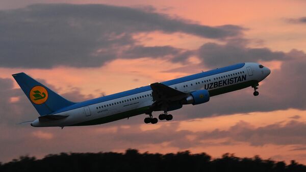 Самолет авиакомпании Uzbekistan Airlines  - Sputnik Казахстан