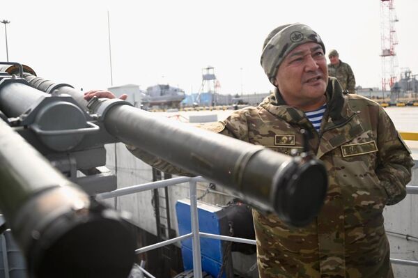 Начальник Генерального штаба проверил боеготовность кораблей Военно-морских сил Казахстана - Sputnik Казахстан