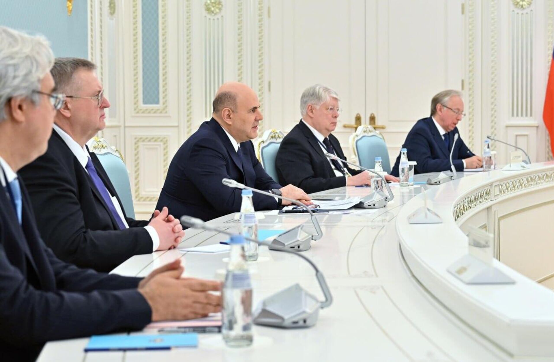 Касым-Жомарт Токаев встретился с премьер-министром России Михаилом Мишустиным в Астане Касым-Жомарт Токаев встретился с премьер-министром России Михаилом Мишустиным в Астане - Sputnik Казахстан, 1920, 26.03.2026