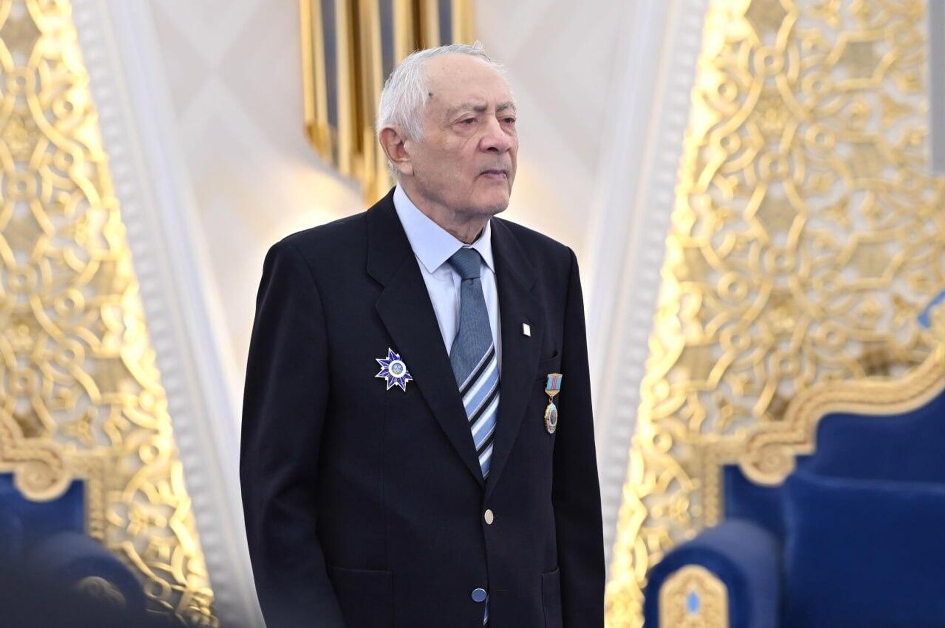 Касым-Жомарт Токаев удостоил легендарного альпиниста Ерванда Ильинского звания Қазақстанның Еңбек Ері - Sputnik Казахстан, 1920, 27.03.2026