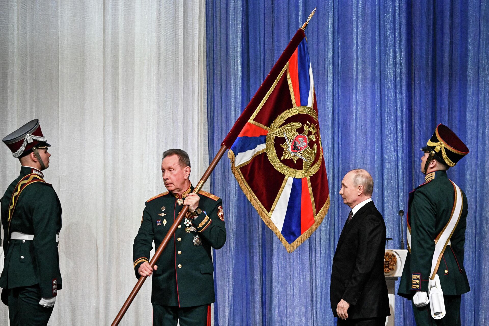 Торжественный вечер в Кремлевском дворце к 10-летию Росгвардии Торжественный вечер в Кремлевском дворце к 10-летию Росгвардии - Sputnik Казахстан, 1920, 28.03.2026