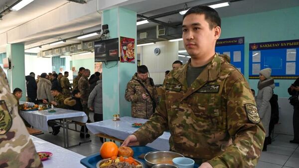 Қарулы күштердің тамақтану жүйесіне жаңа стандарттар енгізіліп жатыр - Sputnik Қазақстан