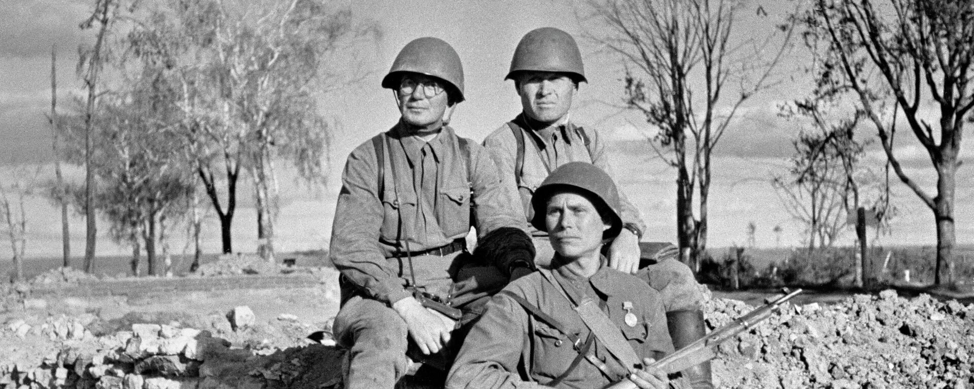 Бойцы Красной Армии - участники боев под Ржевом - Sputnik Казахстан, 1920, 31.03.2026