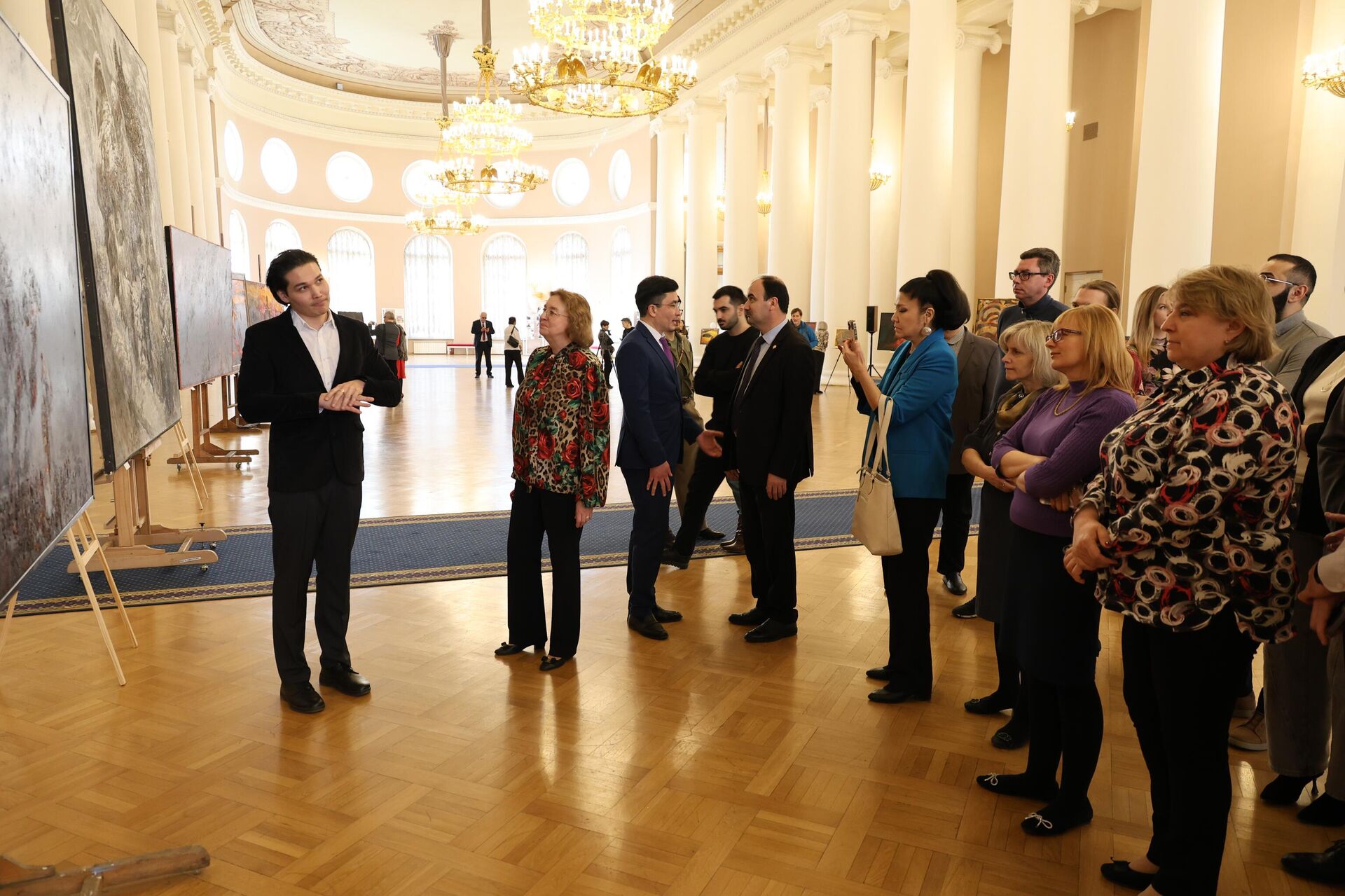 Выставка казахстанского художника Талгата Досманова открылась в Санкт-Петербурге Выставка казахстанского художника Талгата Досманова открылась в Санкт-Петербурге - Sputnik Казахстан, 1920, 31.03.2026