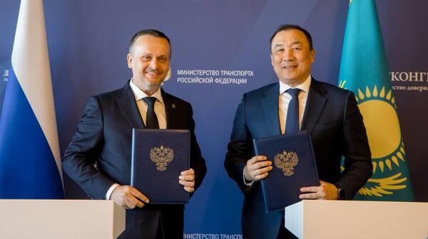 Министры транспорта России и Казахстана Андрей Никитин и Нурлан Сауранбаев - Sputnik Казахстан