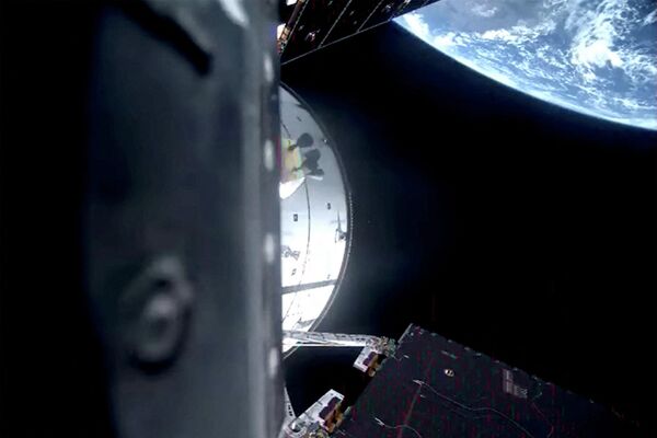 Полет к спутнику Земли и его облет должны занять около 4 дней. Минимальное расстояние до поверхности Луны ее обратной стороны составит около 6 500 километров.  - Sputnik Казахстан