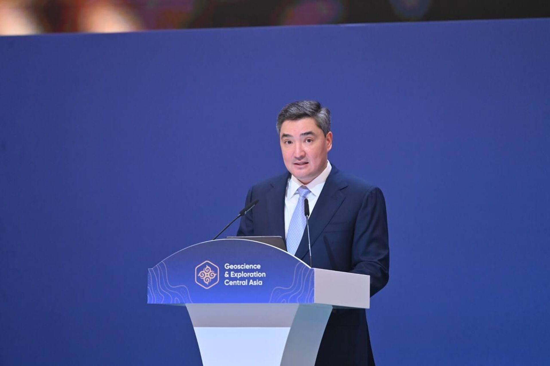 Премьер Казахстана Олжас Бектенов выступил на Международном геологическом форуме
GEOSCIENCE & EXPLORATION CENTRAL ASIA в Астане - Sputnik Казахстан, 1920, 03.04.2026
