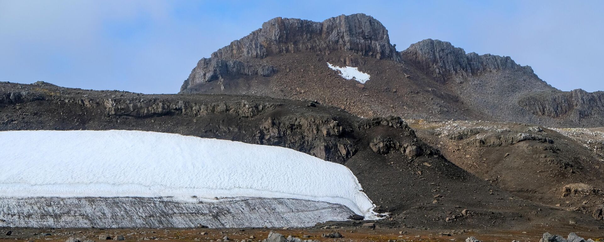 Берег бухты Билогов вблизи станции Беллинсгаузен в Антарктиде - Sputnik Казахстан, 1920, 04.04.2026
