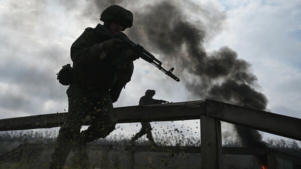 Боевое слаживание штурмовиков группировки войск Запад на Краснолиманском направлении СВО - Sputnik Казахстан
