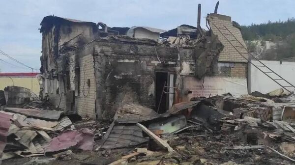 Разрушенный в результате атаки ВСУ дом в ЛНР - Sputnik Казахстан