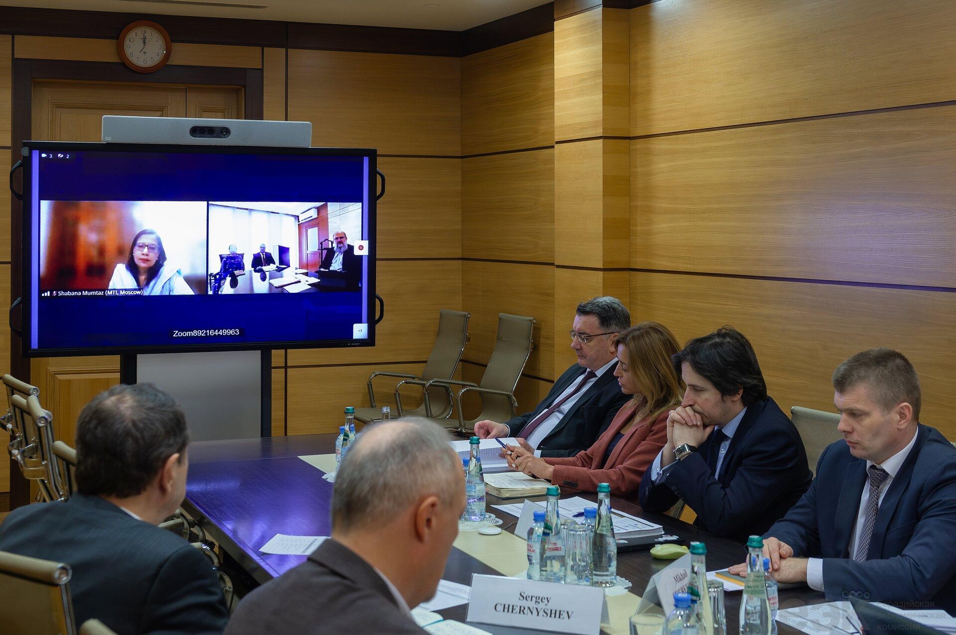 Встреча министра по торговле ЕЭК Андрея Слепнева с федеральным министром торговли Пакистана Джамом Камал Ханом Встреча министра по торговле ЕЭК Андрея Слепнева с федеральным министром торговли Пакистана Джамом Камал Ханом - Sputnik Казахстан, 1920, 07.04.2026