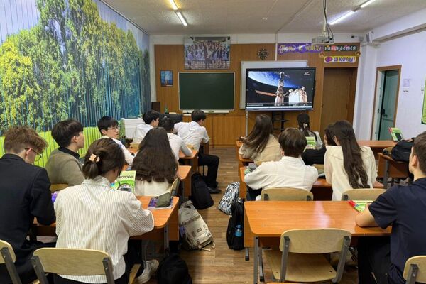 Международная научно-просветительская акция Звездный диктант Поехали! – 2026 - Sputnik Казахстан