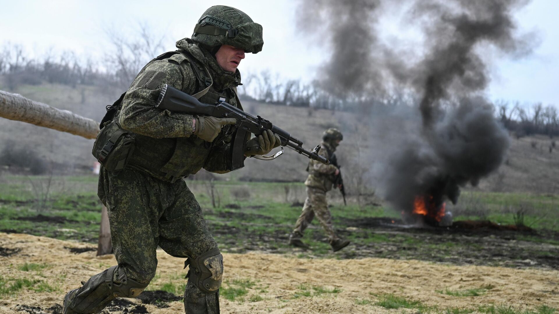 Боевое слаживание штурмовиков группировки войск Запад на Краснолиманском направлении СВО Боевое слаживание штурмовиков группировки войск Запад на Краснолиманском направлении СВО - Sputnik Казахстан, 1920, 11.04.2026