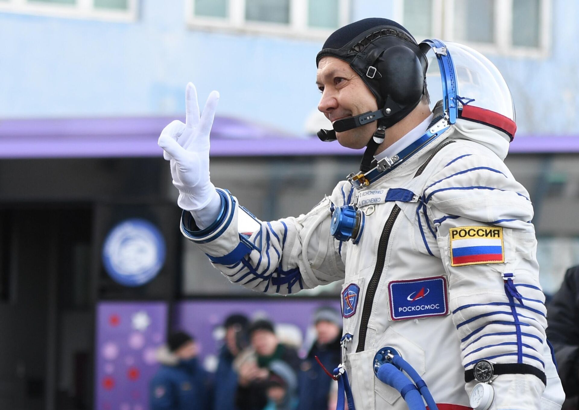 Космонавт Олег Кононенко перед стартом ракеты-носителя Союз-ФГ Космонавт Олег Кононенко перед стартом ракеты-носителя Союз-ФГ - Sputnik Казахстан, 1920, 20.06.2026