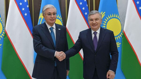 Касым-Жомарт Токаев и Шавкат Мирзиёев провели неформальную встречу в Бухаре
 - Sputnik Казахстан