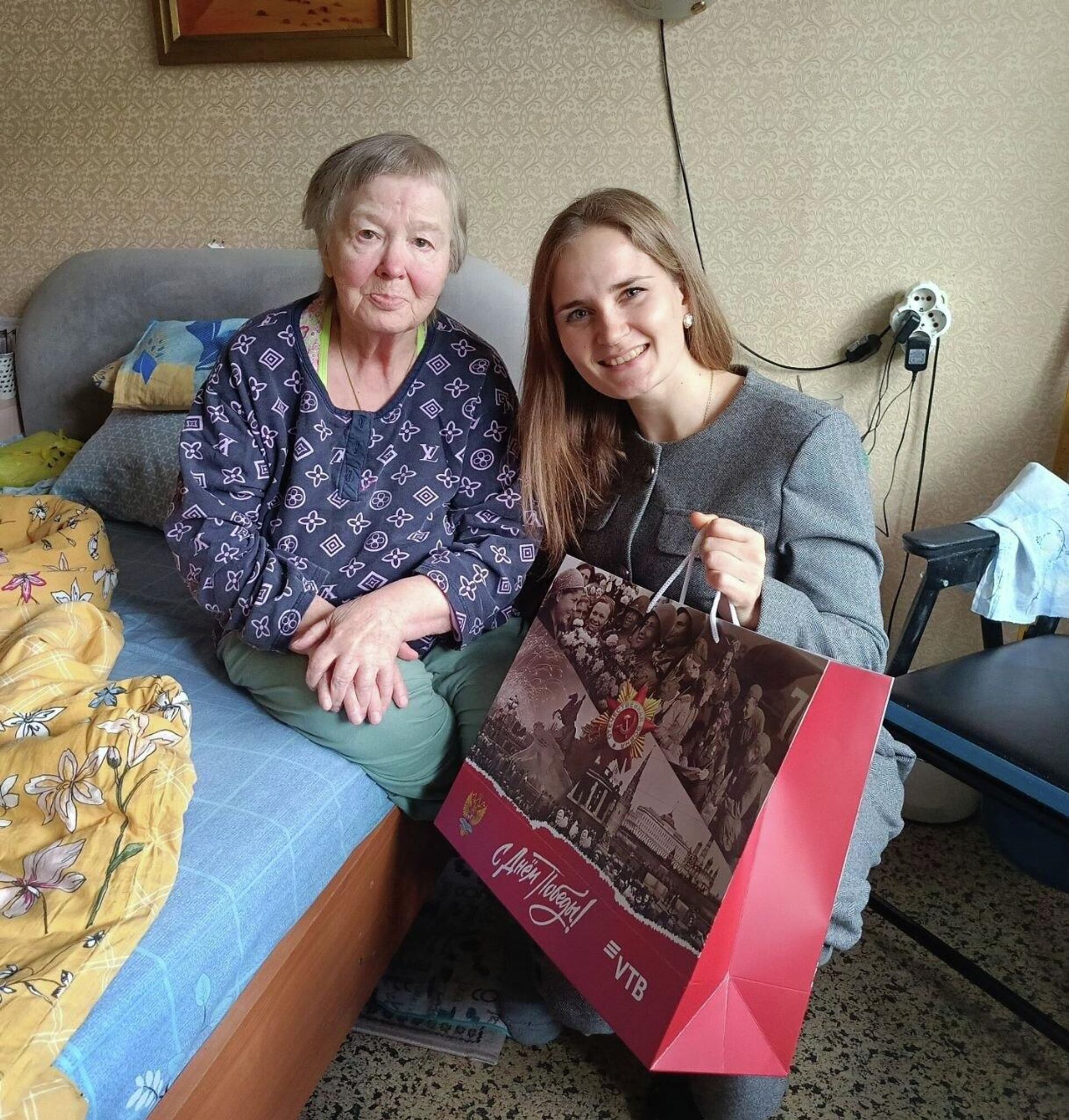 Сотрудники Генконсульства России в Алматы навестили ветеранов - Sputnik Казахстан, 1920, 11.04.2026