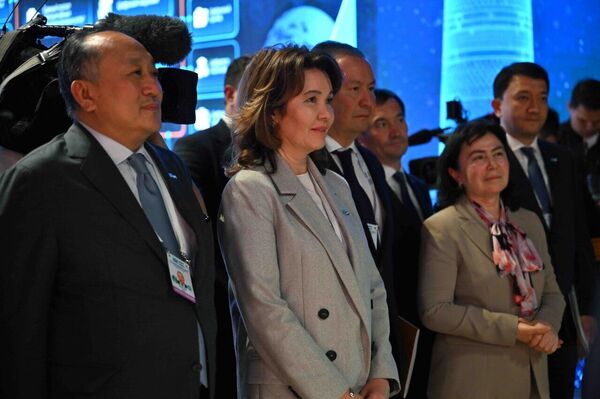 Касым-Жомарт Токаев и Шавкат Мирзиёев посетили Общенациональный хакатон по ИИ в Бухаре - Sputnik Казахстан