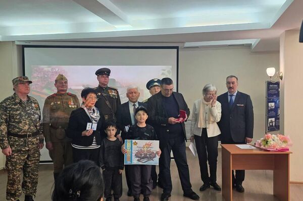 Торжественная церемония вручения медалей За доблесть и верность долгу в Русском доме в Астане Торжественная церемония вручения медалей За доблесть и верность долгу в Русском доме в Астане - Sputnik Казахстан