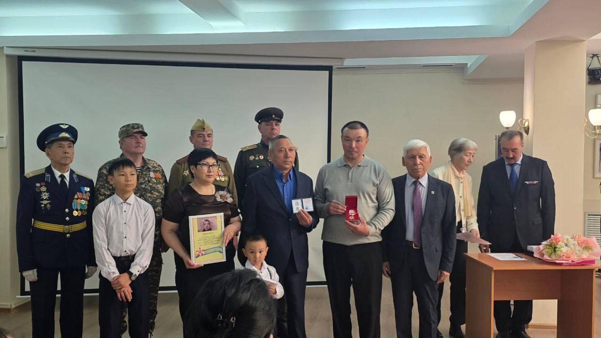 Торжественная церемония вручения медалей За доблесть и верность долгу в Русском доме в Астане Торжественная церемония вручения медалей За доблесть и верность долгу в Русском доме в Астане - Sputnik Казахстан, 1920, 11.04.2026