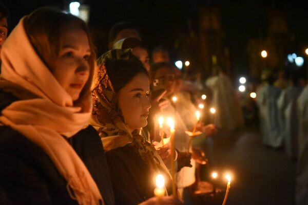 Пасхальная служба в Вознесенском соборе в Алматы - Sputnik Казахстан