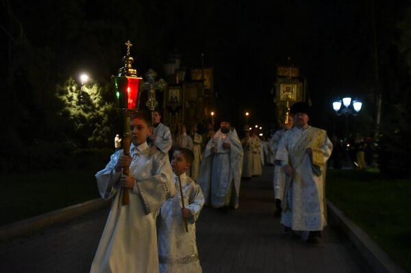 Пасхальная служба в Вознесенском соборе в Алматы - Sputnik Казахстан