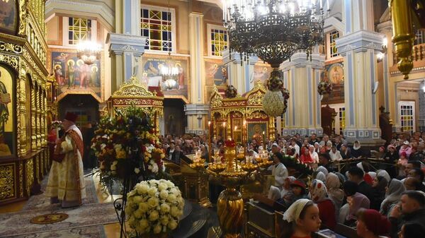 Пасхальная служба в Вознесенском соборе в Алматы - Sputnik Қазақстан