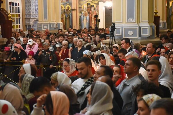 Пасхальная служба в Вознесенском соборе в Алматы - Sputnik Казахстан