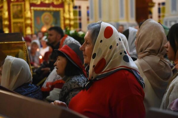 Пасхальная служба в Вознесенском соборе в Алматы - Sputnik Казахстан