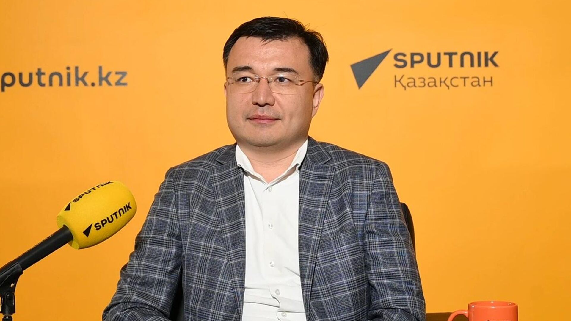 Астрофизик, профессор Назарбаев Университета Ерназар Абдикамалов Астрофизик, профессор Назарбаев Университета Ерназар Абдикамалов - Sputnik Казахстан, 1920, 12.04.2026