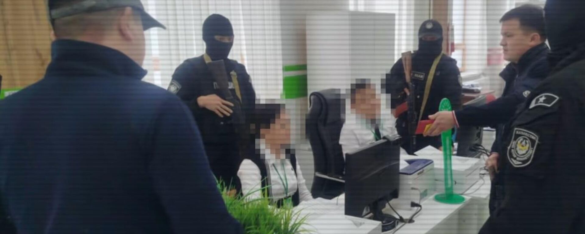 Канал незаконной миграции пересекли полицейские в Шымкенте - Sputnik Казахстан, 1920, 13.04.2026