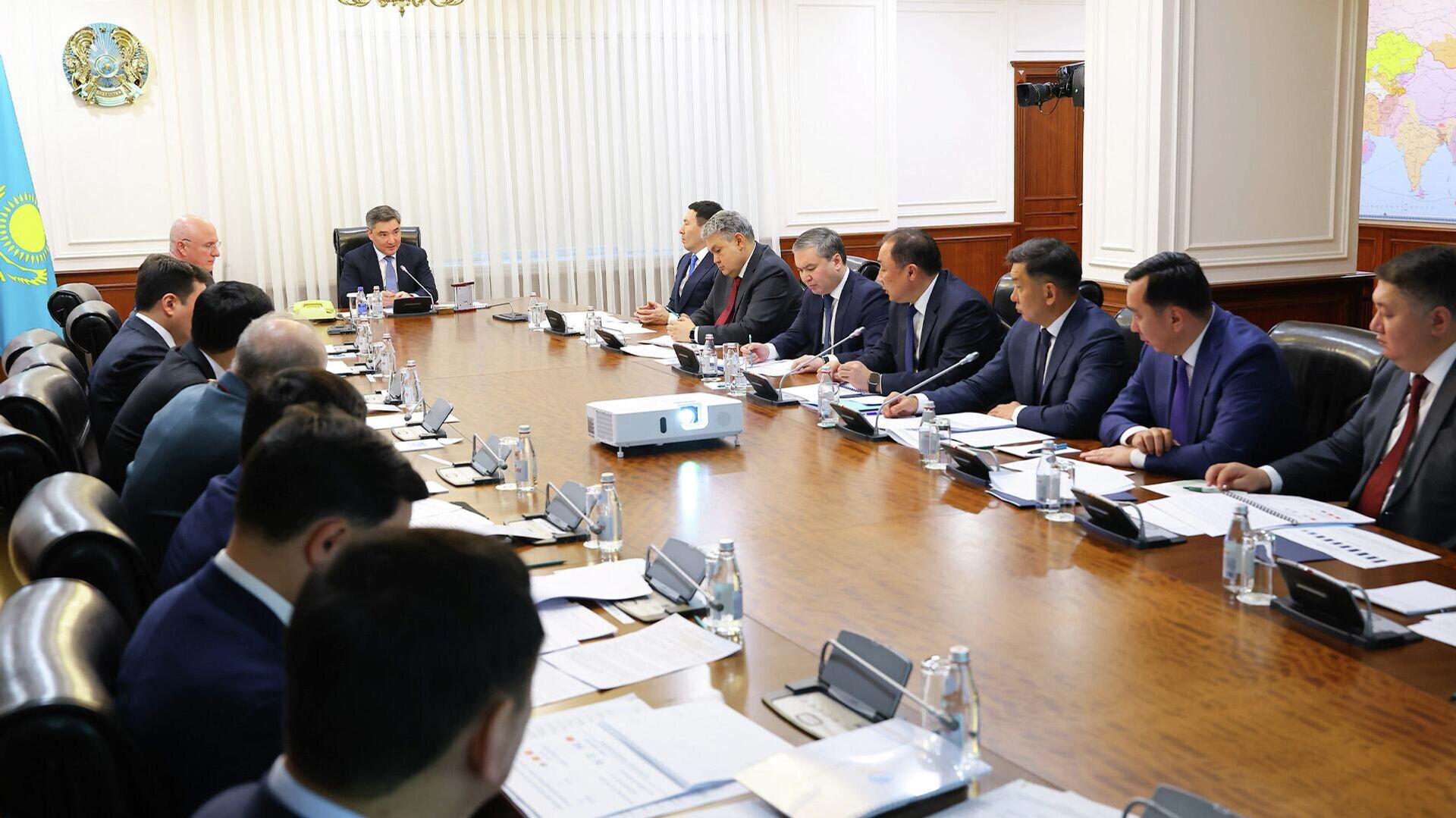 Совещание в правительстве Казахстана - Sputnik Казахстан, 1920, 13.04.2026