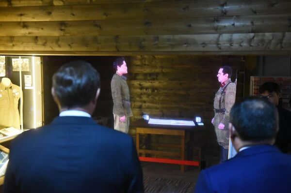 Делегация во главе с министром иностранных дел Беларуси Рыженковым встретилась с внучкой легендарного генерала И.В. Панфилова Алуой Байкадамовой и посетила Музей боевой славы - Sputnik Казахстан