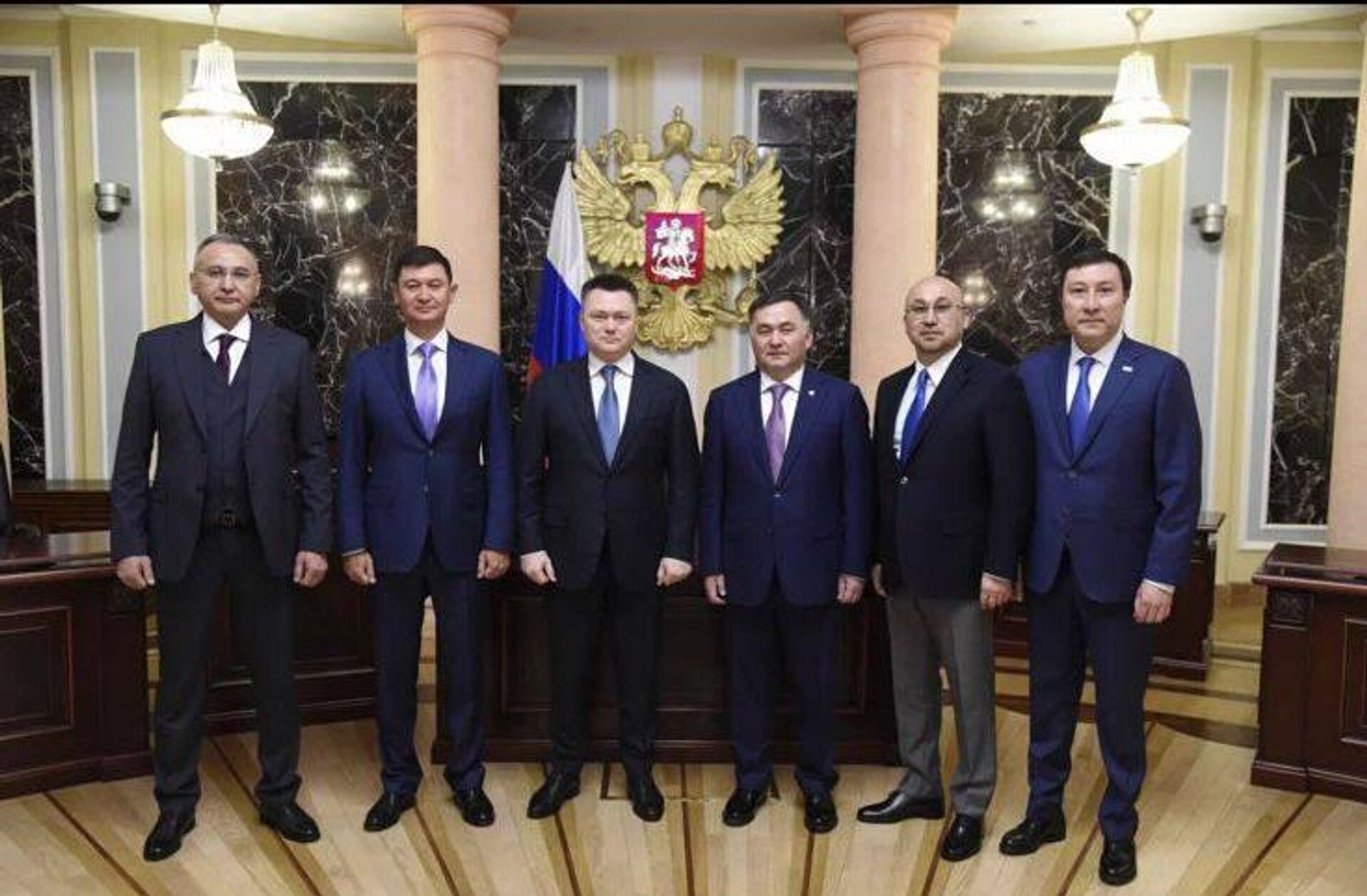 Делегация во главе с председателем Верховного суда Казахстана прибыла в Верховный суд РФ - Sputnik Казахстан, 1920, 15.04.2026