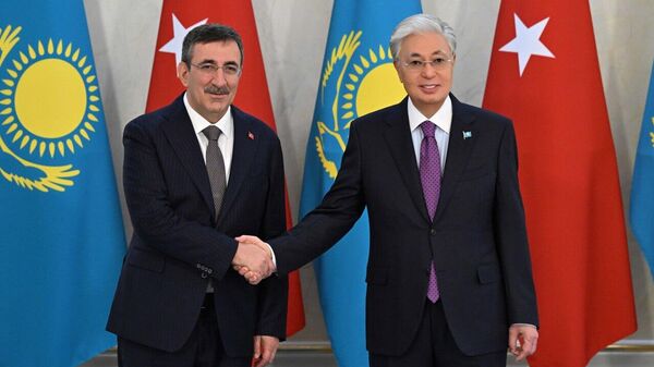  Вице-президент Турции Джевдет Йылмаз и Касым-Жомарт Токаев провели встречу в Акорде - Sputnik Казахстан
