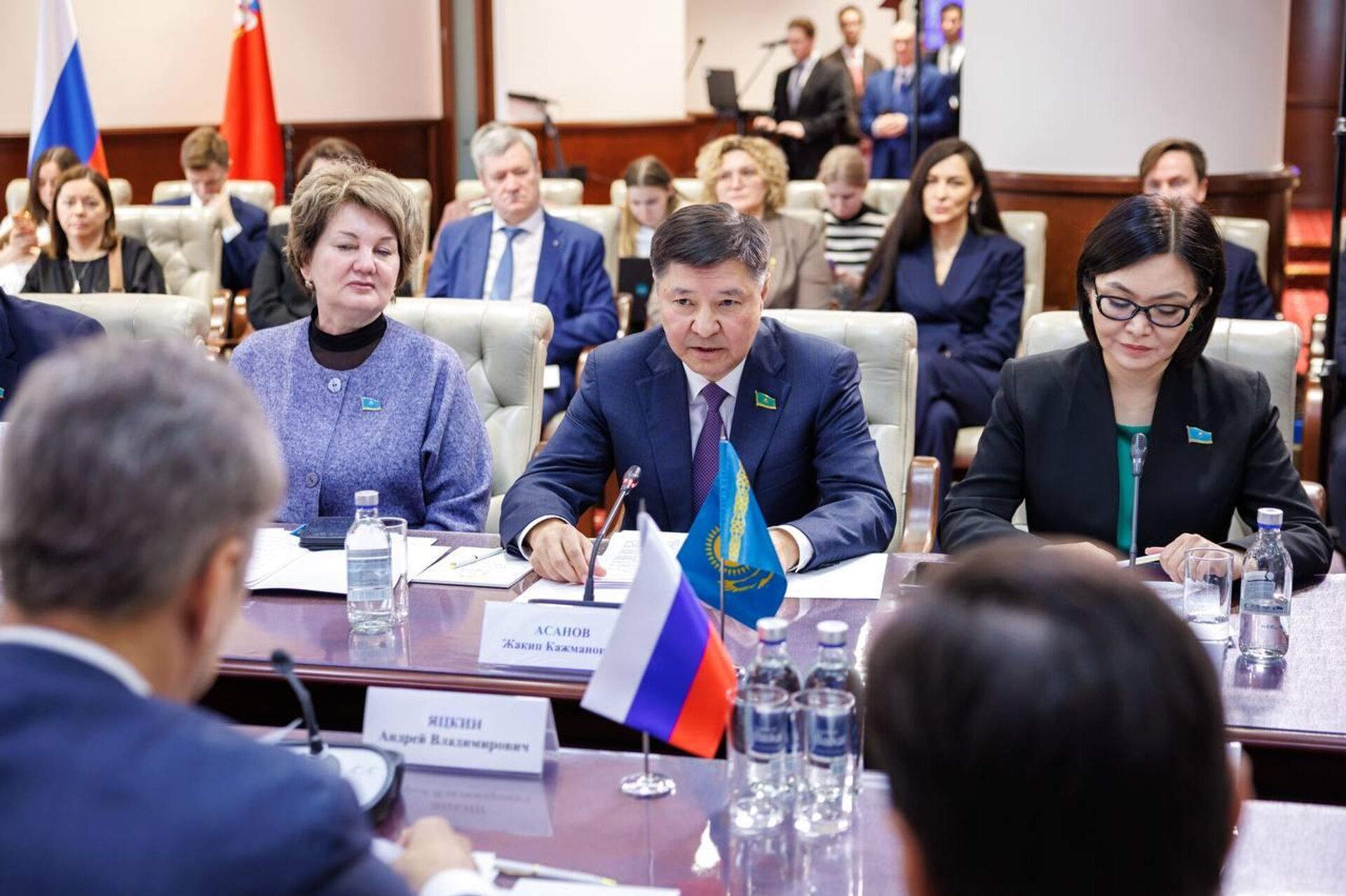 25-е заседание Межпарламентской комиссии по сотрудничеству между Советом Федерации и Сенатом Парламента Казахстана - Sputnik Казахстан, 1920, 18.04.2026