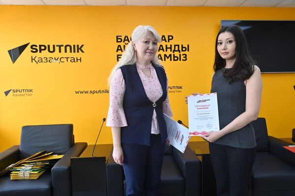 Тотальный диктант прошел в пресс-центре Sputnik-Казахстан - Sputnik Казахстан