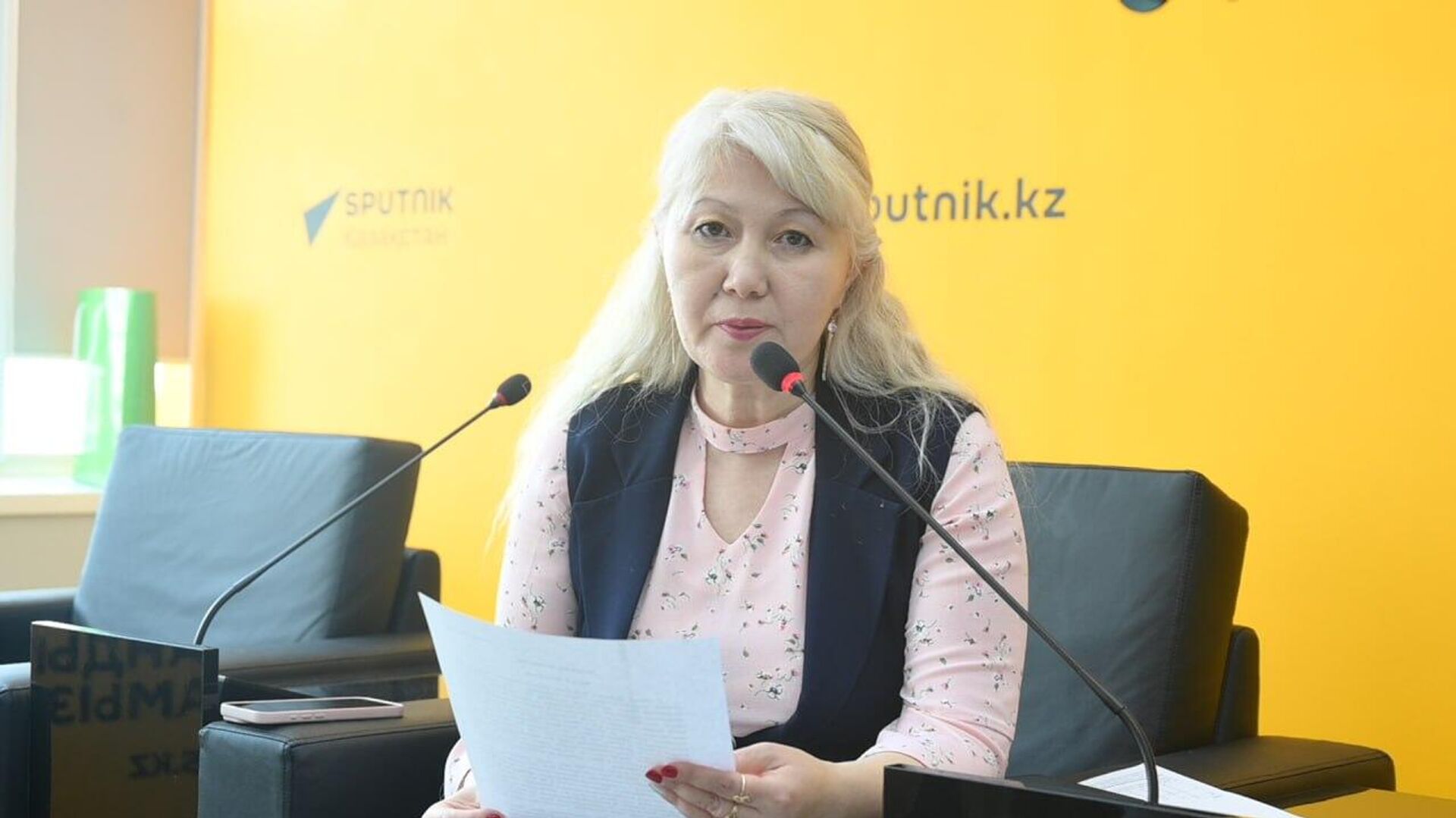 Тотальный диктант прошел в пресс-центре Sputnik-Казахстан - Sputnik Қазақстан, 1920, 18.04.2026