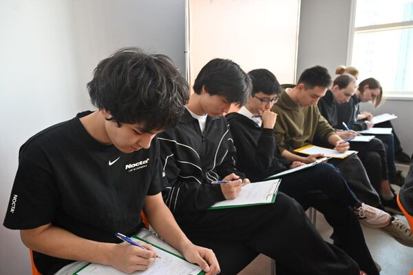 Тотальный диктант прошел в пресс-центре Sputnik-Казахстан - Sputnik Казахстан