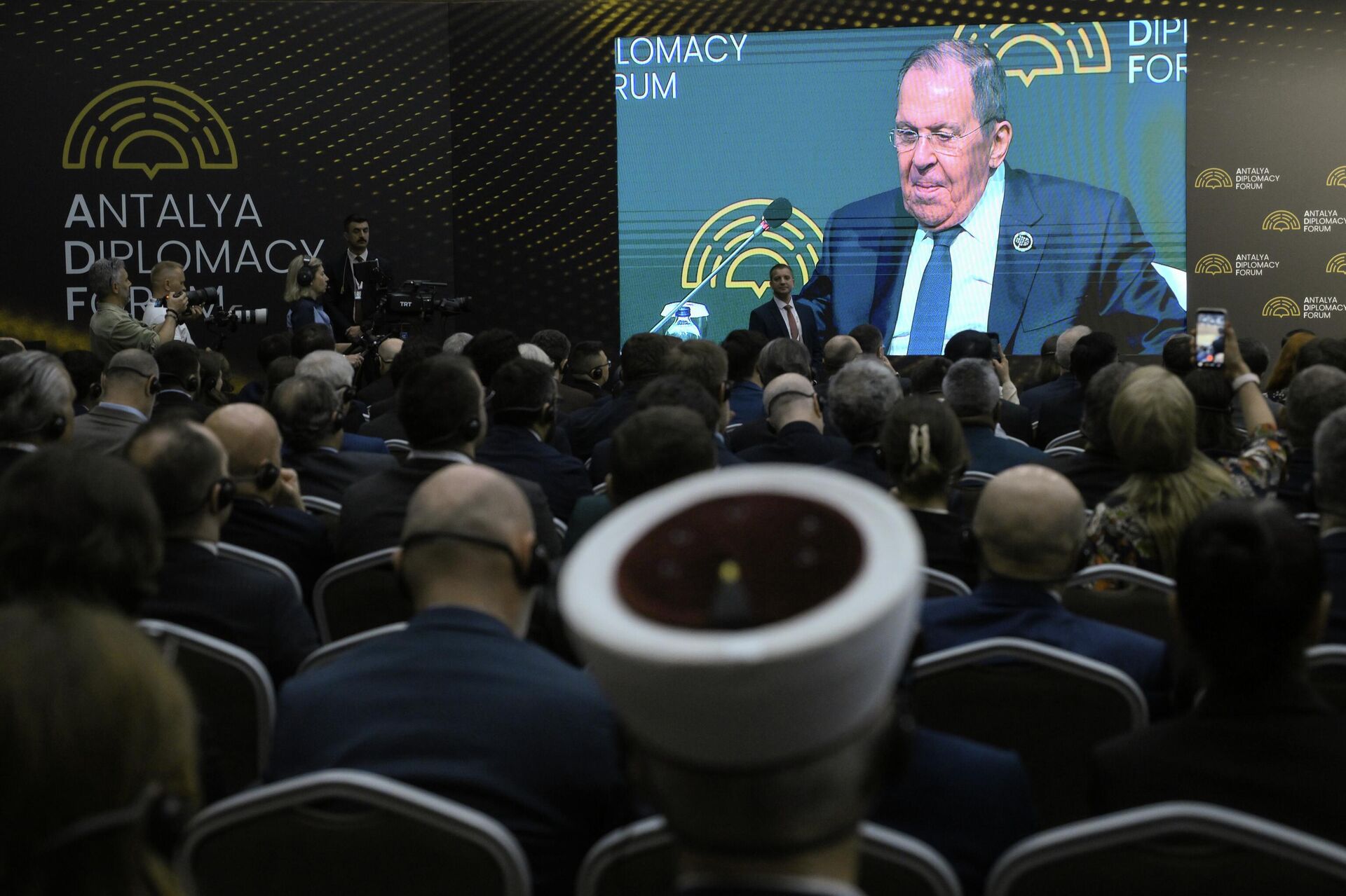 Министр иностранных дел РФ Сергей Лавров на Анталийском дипломатическом форуме. - Sputnik Казахстан, 1920, 18.04.2026
