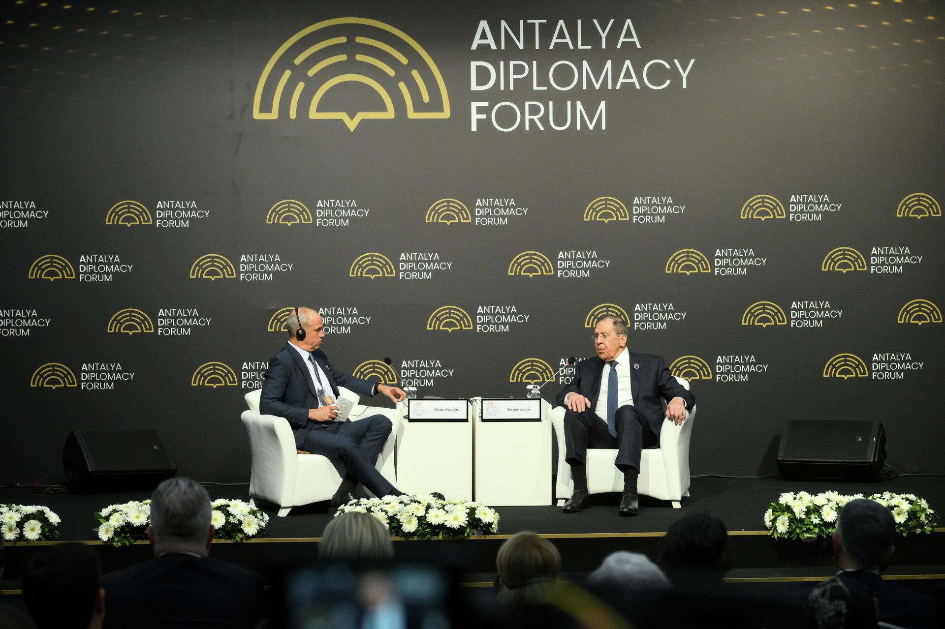 Министр иностранных дел РФ Сергей Лавров на Анталийском дипломатическом форуме - Sputnik Казахстан, 1920, 18.04.2026