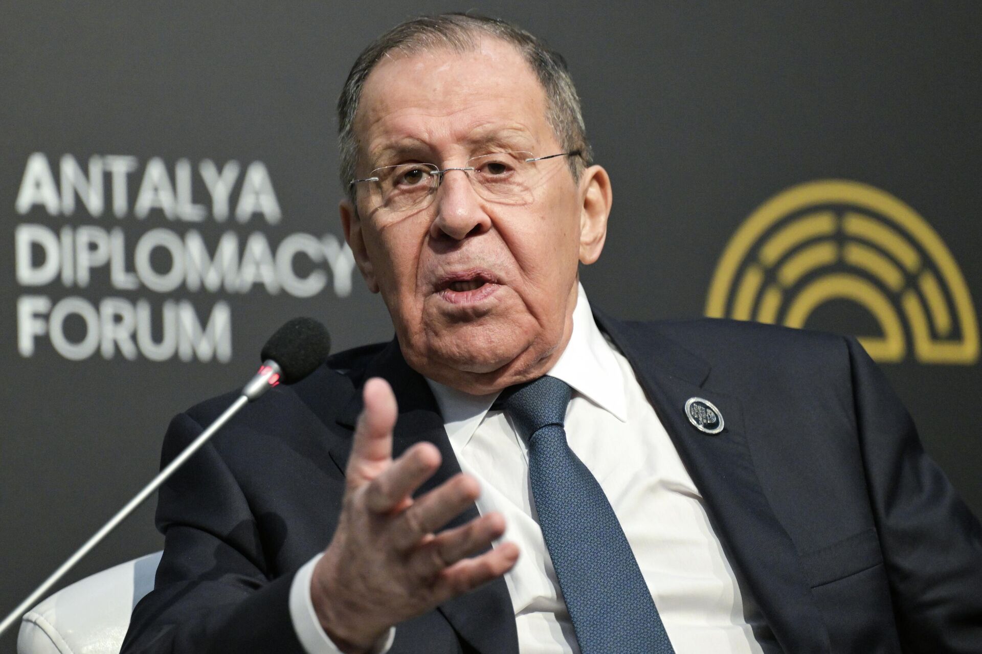Министр иностранных дел РФ Сергей Лавров на Анталийском дипломатическом форуме - Sputnik Казахстан, 1920, 18.04.2026