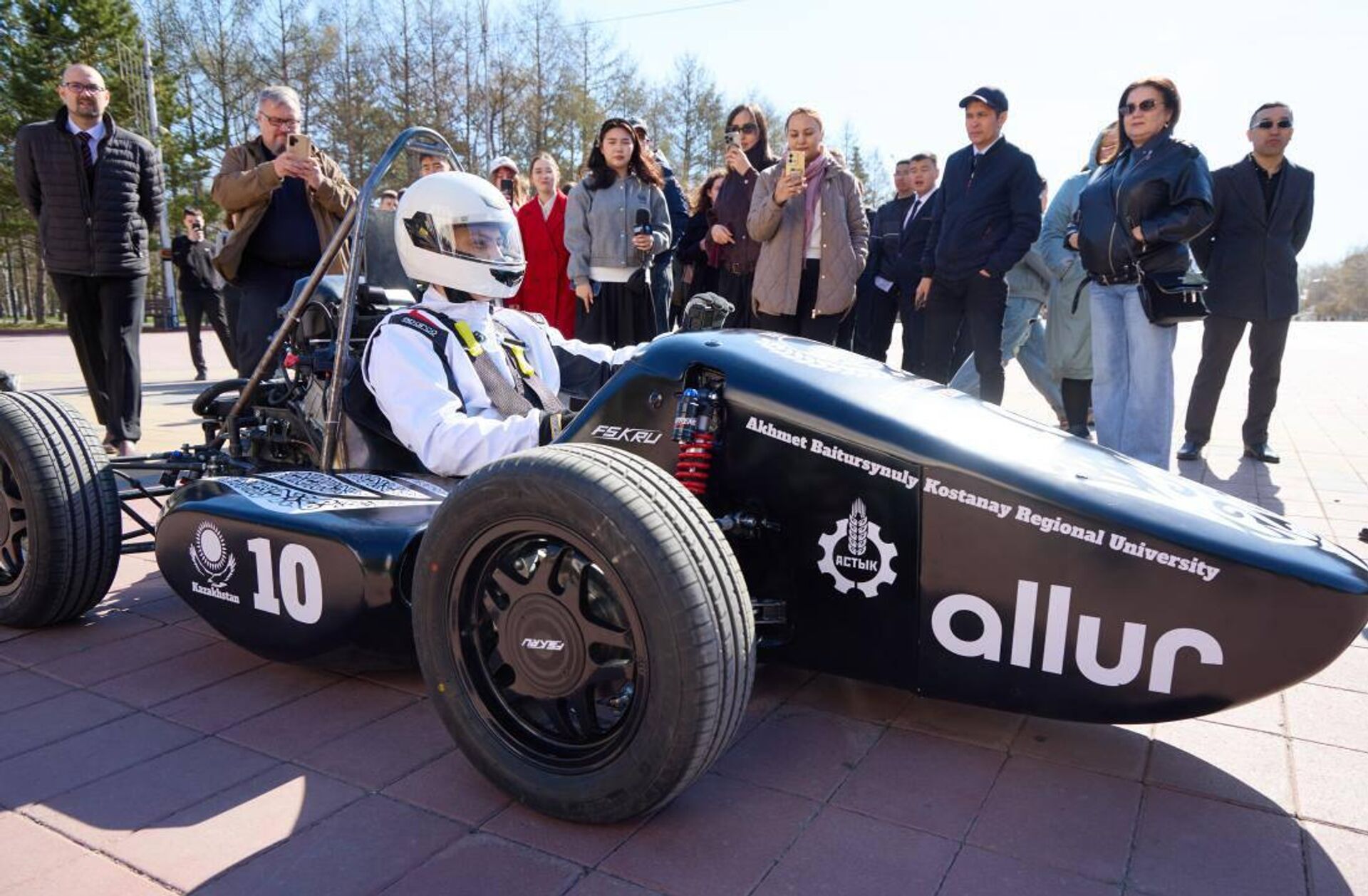 Гоночный болид разработали студенты Baitursynuly University  - Sputnik Казахстан, 1920, 18.04.2026