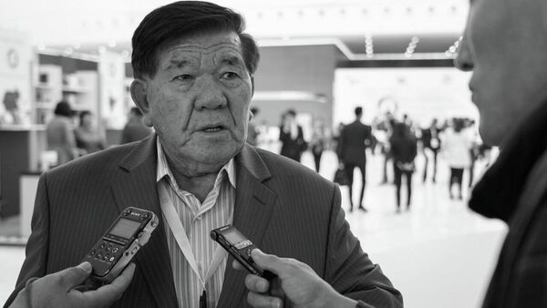 Писатель Мухтар Шаханов - Sputnik Казахстан