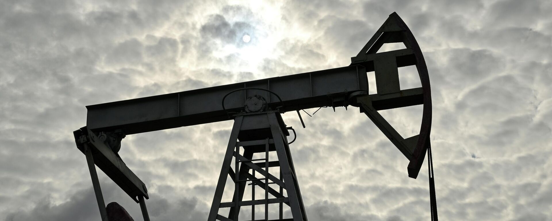 Нефтяная качалка - Sputnik Қазақстан, 1920, 01.06.2026